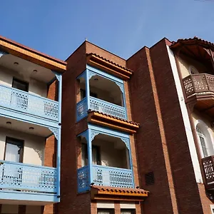 **** Hotel Embassy Georgia